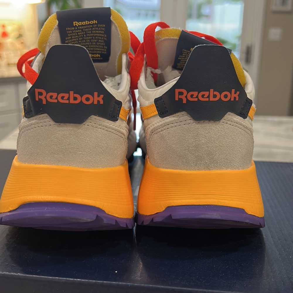 Women’s Reebok sneakers - Picture 6 of 8